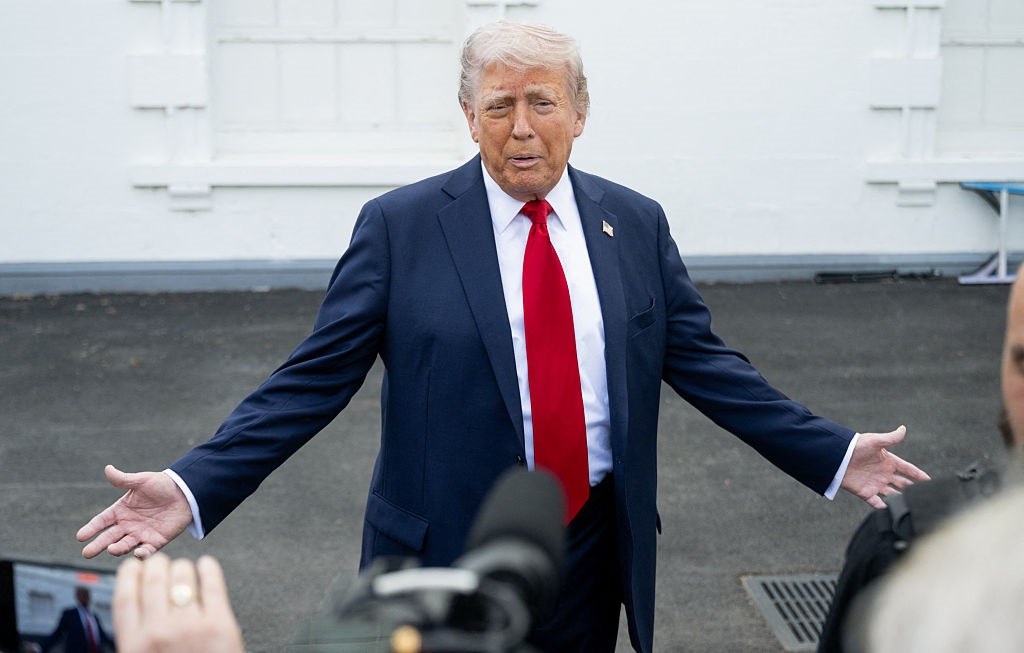 Трамп заявив, що за 100 днів “побив усі рекорди” попередніх адміністрацій