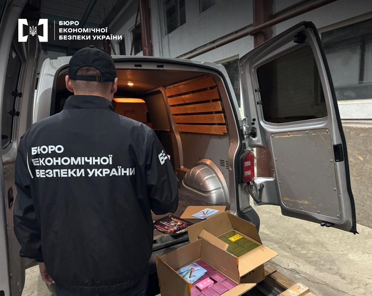 БЕБ упередило контрабанду 17 тисяч вейпів
