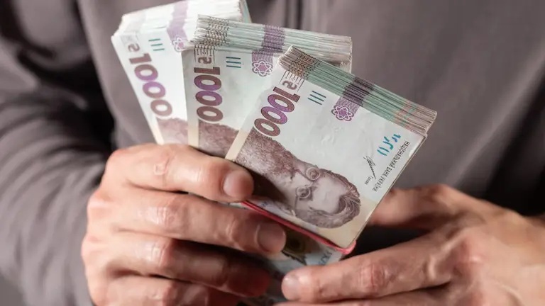 Гранти для українців: на що держава дає кошти, які не потрібно повертати