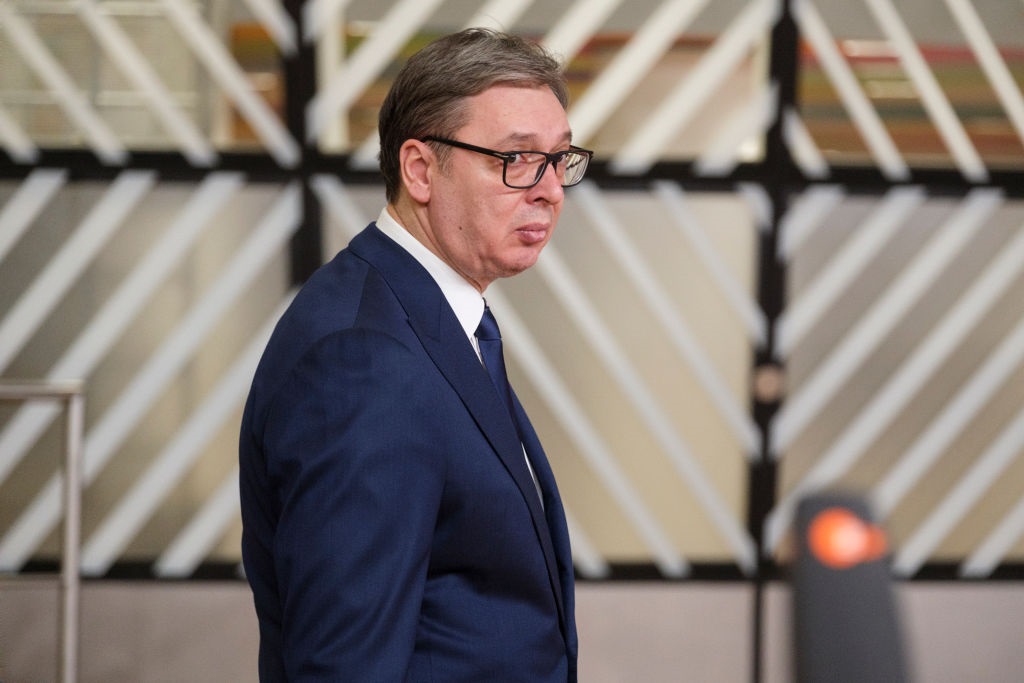 Президент Сербії раптово перервав візит у США через хворобу