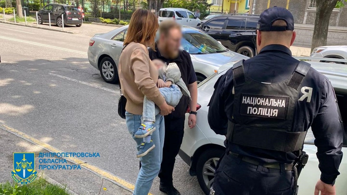 У Дніпрі до восьми років засудили жінку, яка намагалась продати свою дитину
