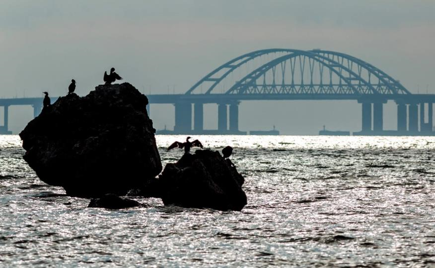 В Криму та РФ заявили про атаку безпілотників