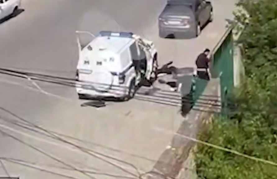 В російській Махачкалі напали на поліцію: є жертви