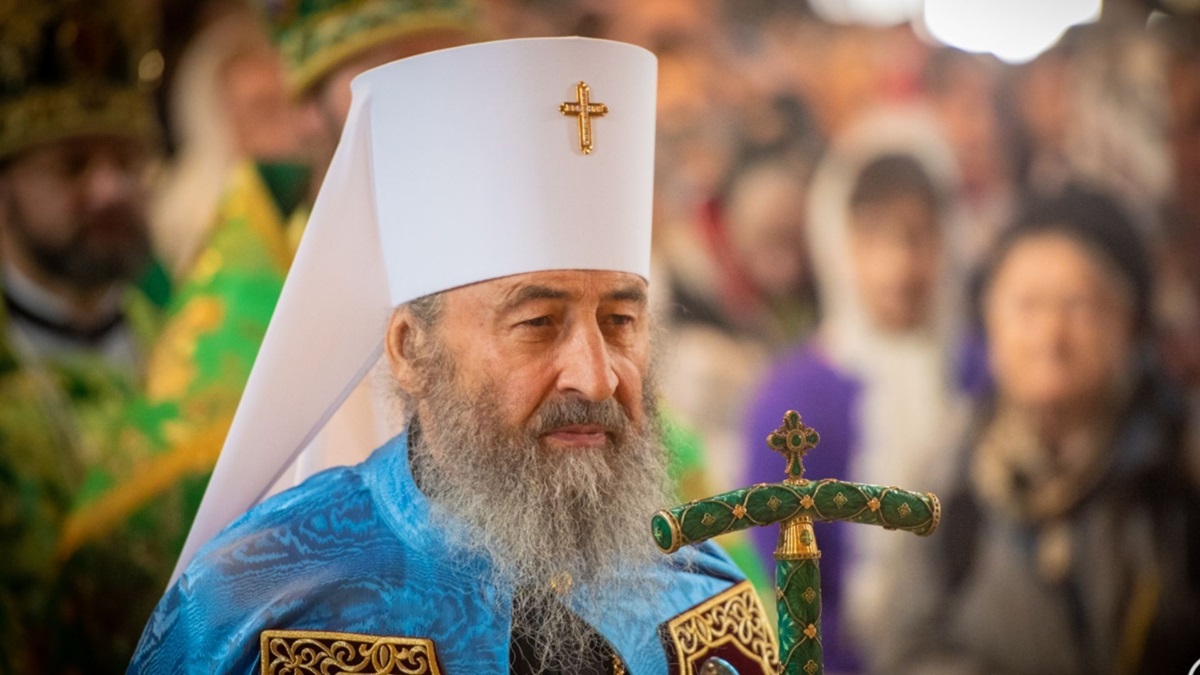 Онуфрій без громадянства. Церковні розбірки