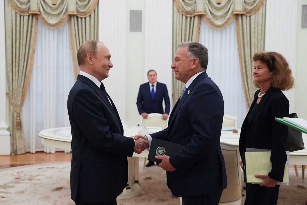 ЗМІ: Путін готує обмежене перемир’я у війні