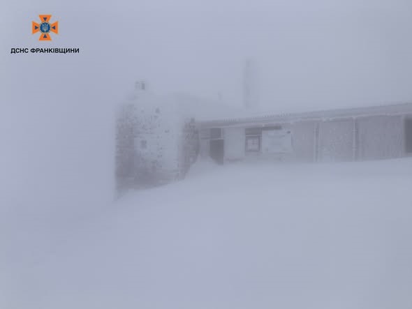 На горі Піп Іван намело до 80 сантиметрів снігу