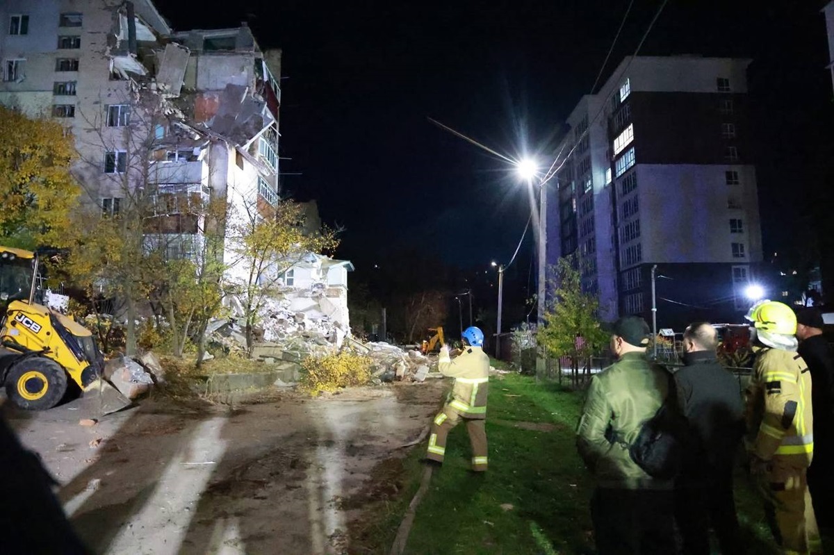 Новини України - Вибух у Хмельницькому: під завалами знайшли тіло