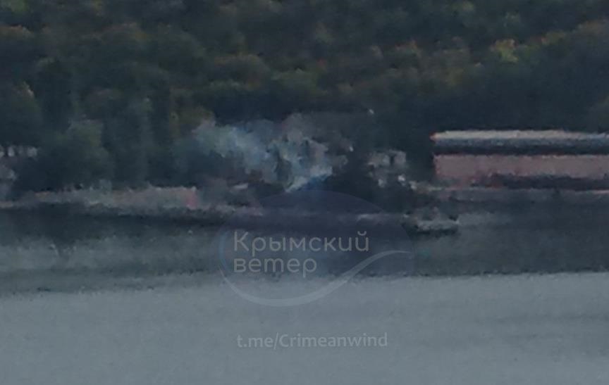 Новини України - У Криму горів військовий корабель РФ - соцмережі