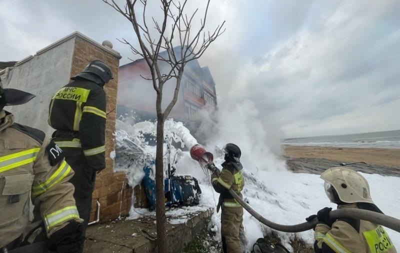 Новини світу - В Дагестані гелікоптер упав на житловий будинок: є загиблі й поранені