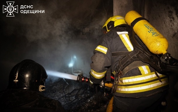 Атака ворожих БпЛА на Одесу: семеро постраждалих