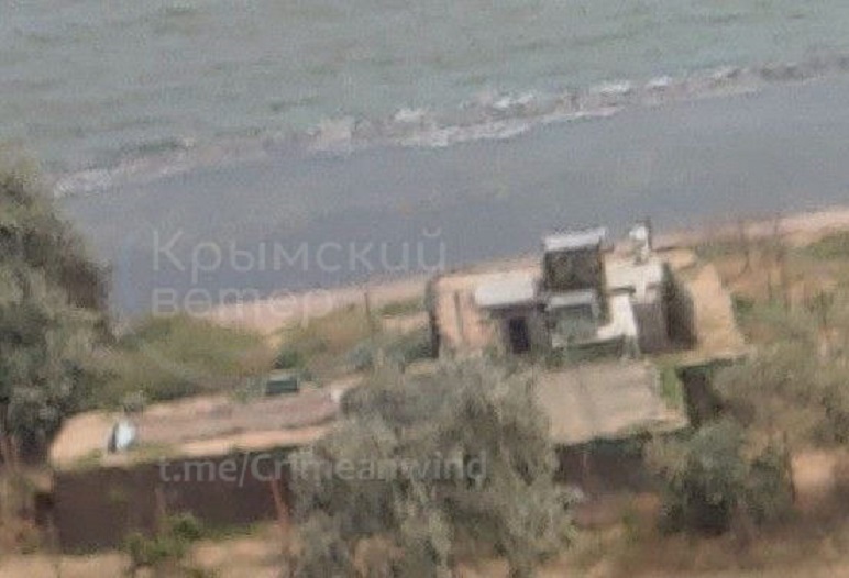 Росіяни зводять нову лінію оборони біля суднобудівного заводу у Криму