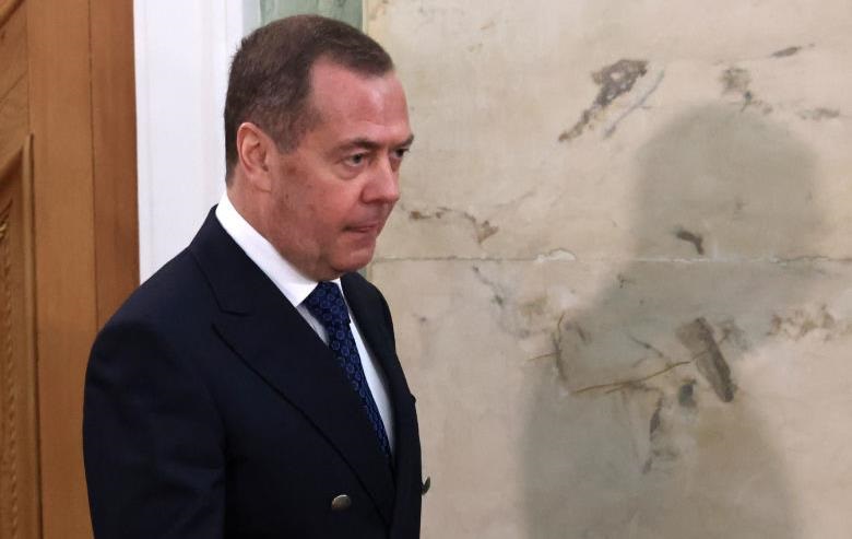 Медведєв пригрозив Європі відео з Орєшніком