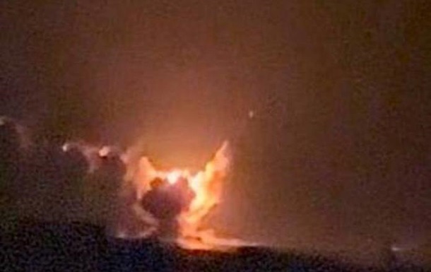 Новини світу - У Криму прогриміли вибухи в районі аеродрому Бельбек